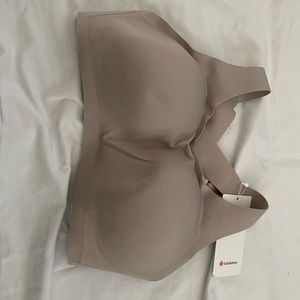 Lululemon Sports Bra NEW 38DD